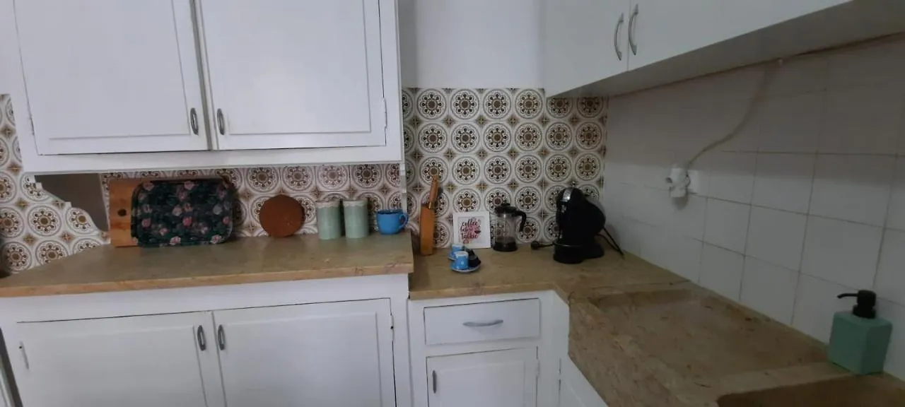 Апартаменты Sunny Terrace Apt, Close To Downtown! 2 Bedroom Flat Лиссабон