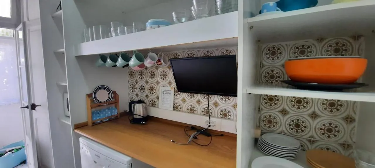Sunny Terrace Apt, Close To Downtown! 2 Bedroom Flat Лиссабон Апартаменты