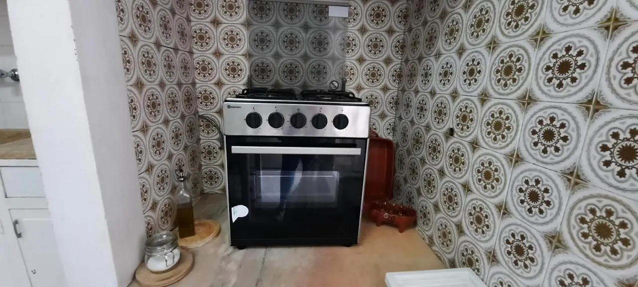 Апартаменты Sunny Terrace Apt, Close To Downtown! 2 Bedroom Flat Лиссабон