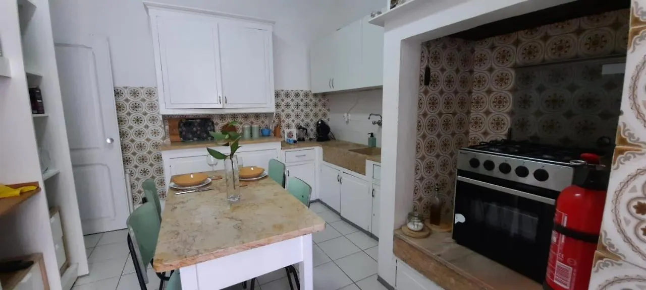 Sunny Terrace Apt, Close To Downtown! 2 Bedroom Flat Lisbon 0*,